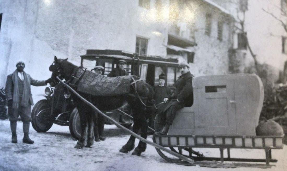 The first pseudo-ambulance